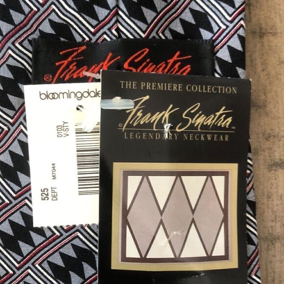 Luck 🍀 be a Lady NWT RARE Frank Sinatra Presidential Silk Tie Ole Blue Eyes 👀 - Picture 3 of 17